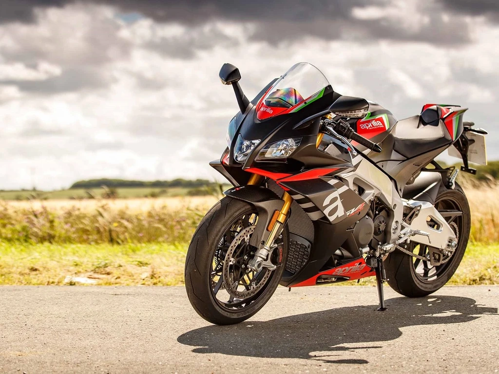 Aprilia RSV-4 Factory (2021)