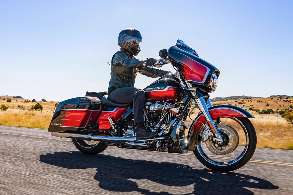 Harley Davidson CVO Street Glide (2021)
