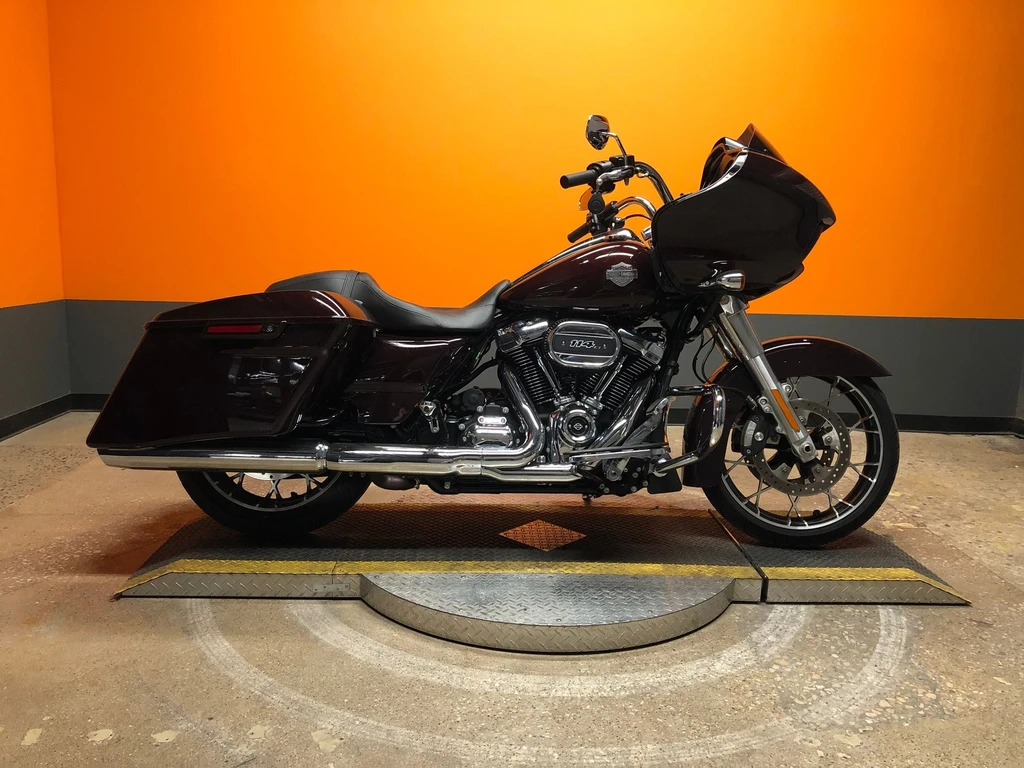 Harley Davidson FLTRX Road Glide (2021)