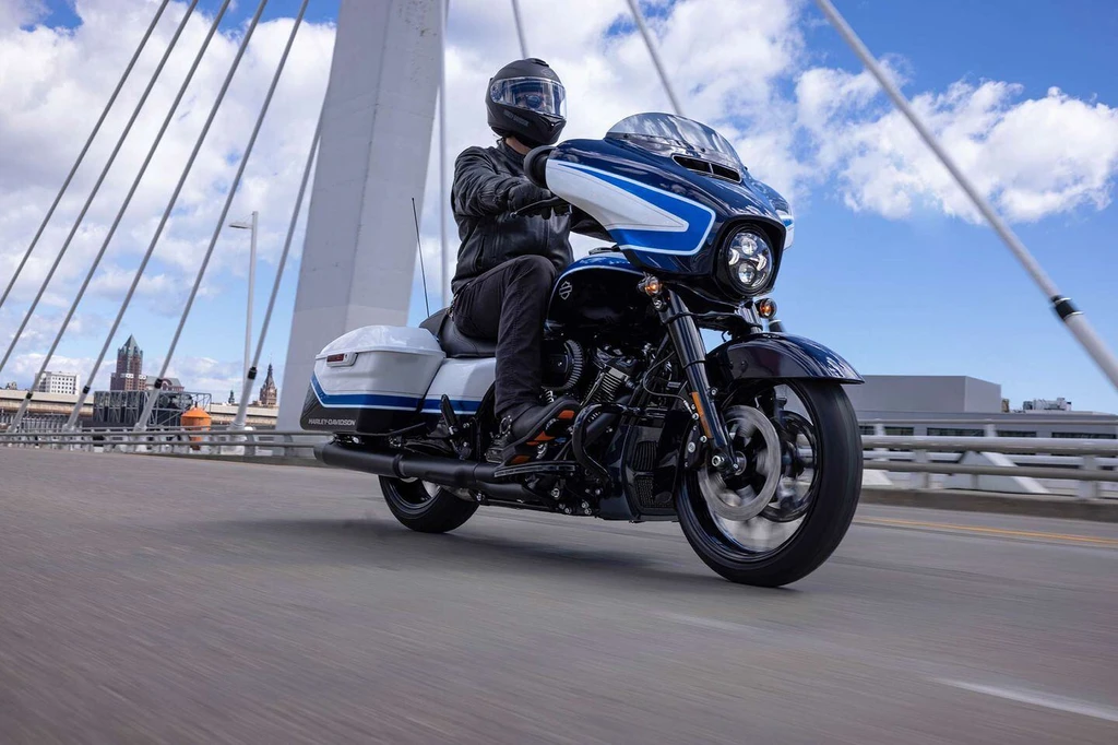 Harley Davidson Street Glide Special Arctic Blast Limited Edition (2021)