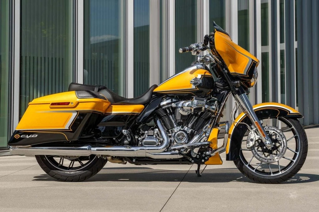 Harley Davidson CVO Street GlideFLHXSE (2022)