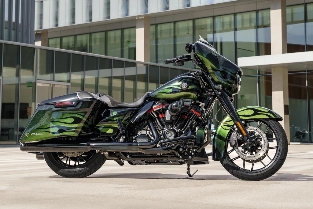 Harley Davidson CVO Street GlideFLHXSE (2022)