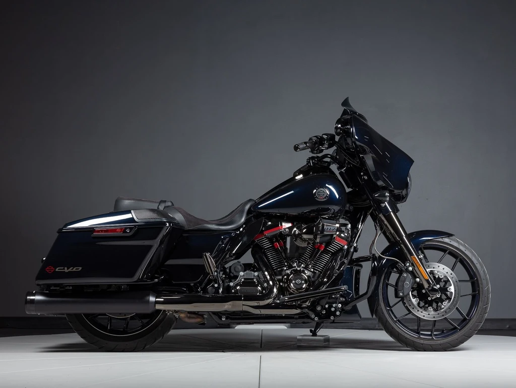 Harley Davidson CVO Street GlideFLHXSE (2022)
