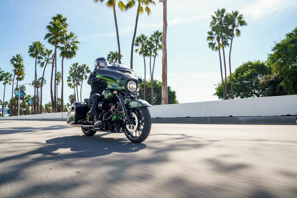 Harley Davidson CVO Street GlideFLHXSE (2022)
