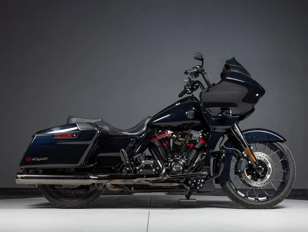 Harley Davidson CVO Road Glide (2022)
