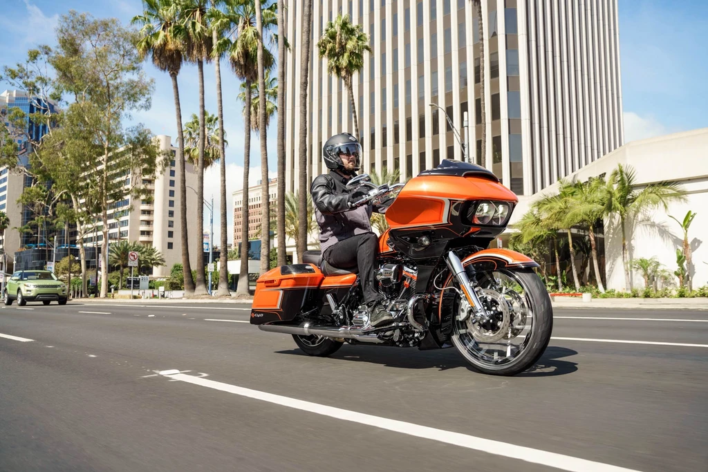 Harley Davidson CVO Road Glide (2022)