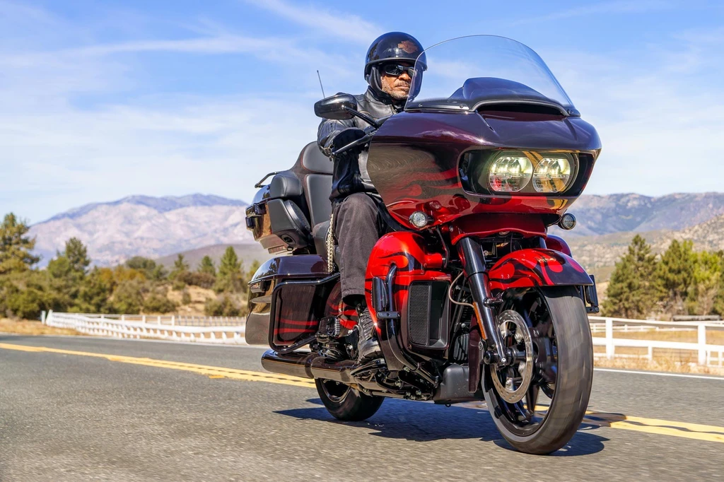 Harley Davidson CVO Road Glide (2022)