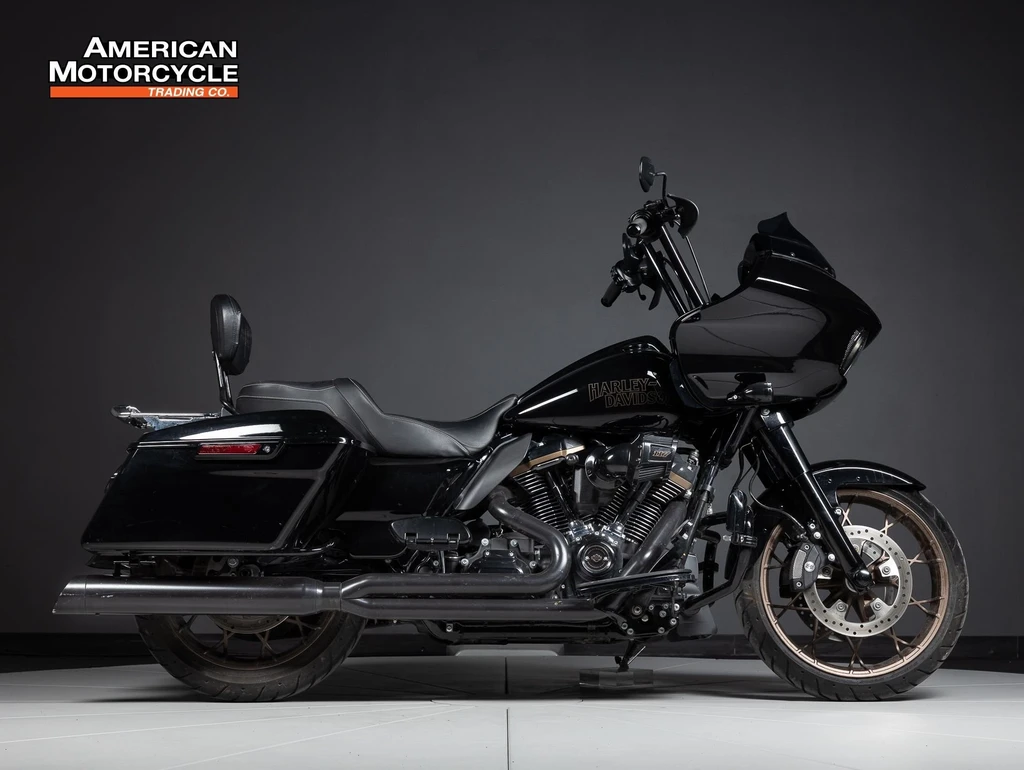 Harley Davidson Road Glide ST (2022)