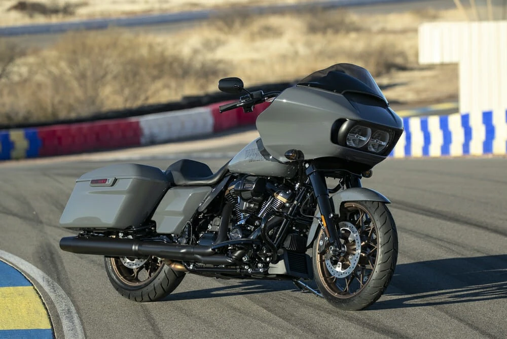 Harley Davidson Road Glide ST (2022)