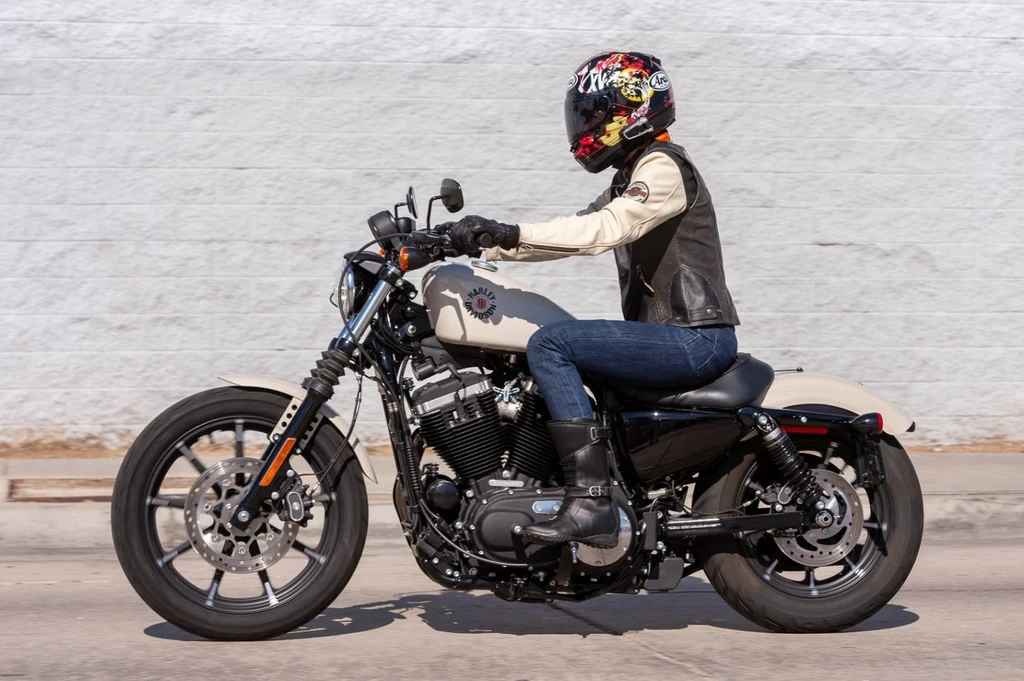 Harley Davidson XL 883Sportster Iron (2022)