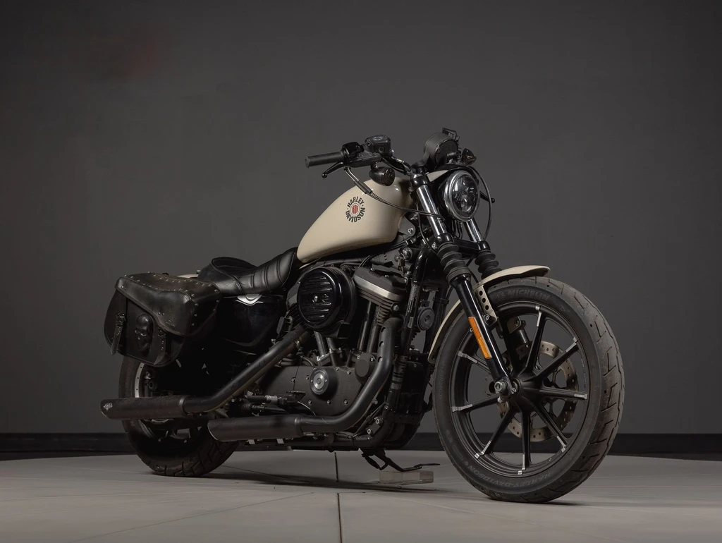 Harley Davidson XL 883Sportster Iron (2022)