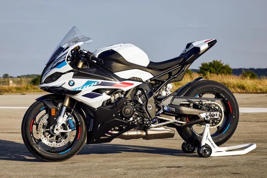 2023-bmw-s1000rr-2-throttlecraze.com-throttlecraze.com