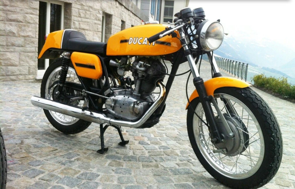 Ducati 250 Desmo (1971)