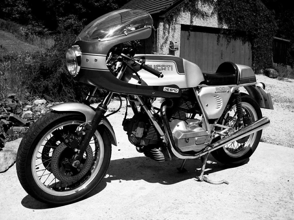 Ducati900 SS (1975)