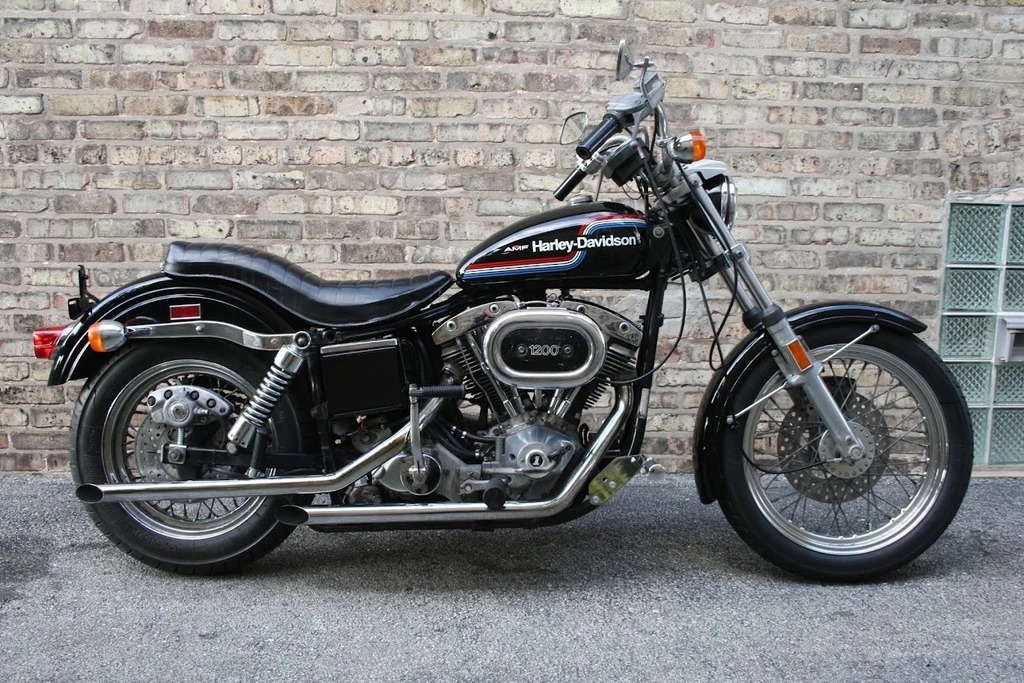 Harley Davidson FXE 1200 Super Glide (1974 - 77)