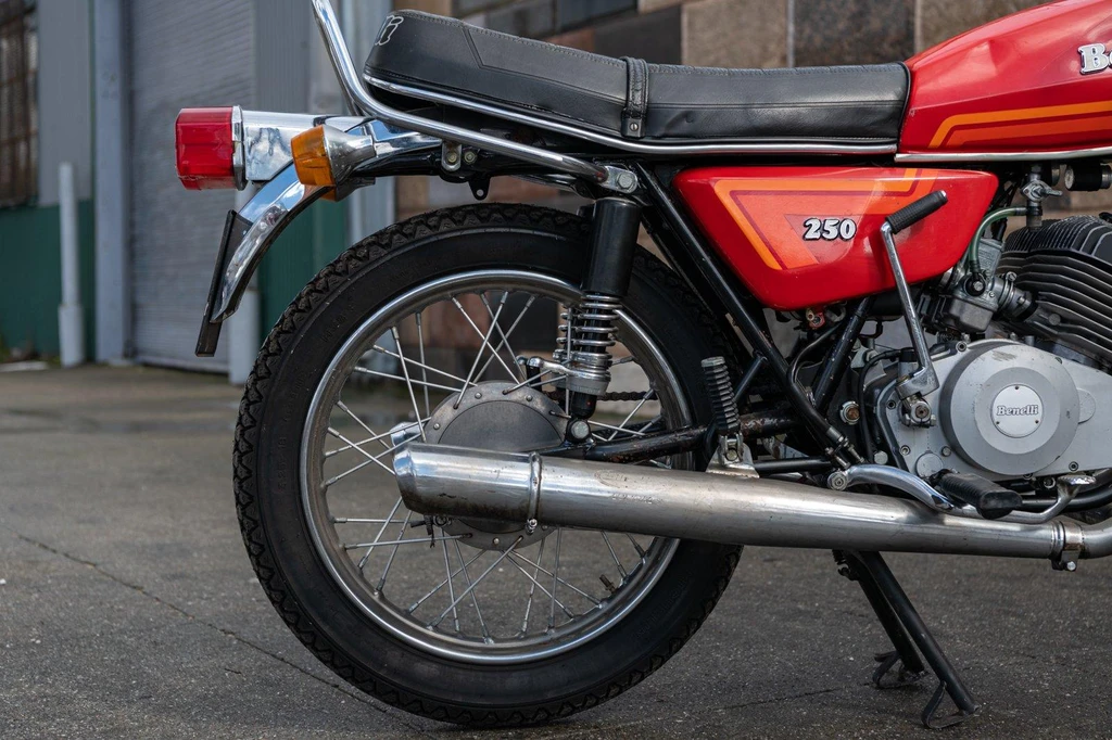 Benelli 250 2C (1976)