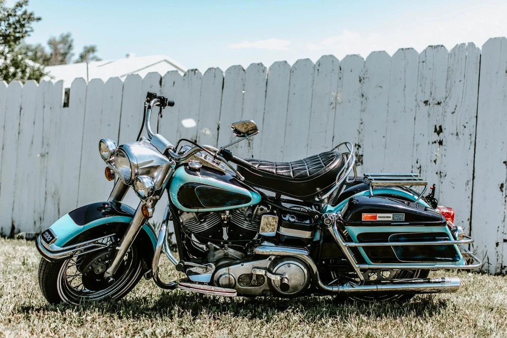 Harley Davidson FLH 1200 Electra Glide (1976 - 77)