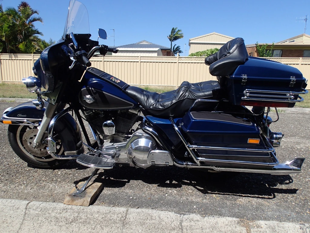 Harley Davidson FLHTC 1340 Electra Glide Classic (1983)