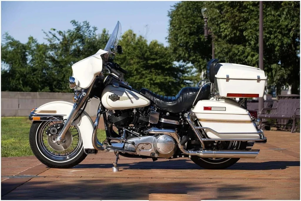Harley Davidson FLHX Street Glide (1984)