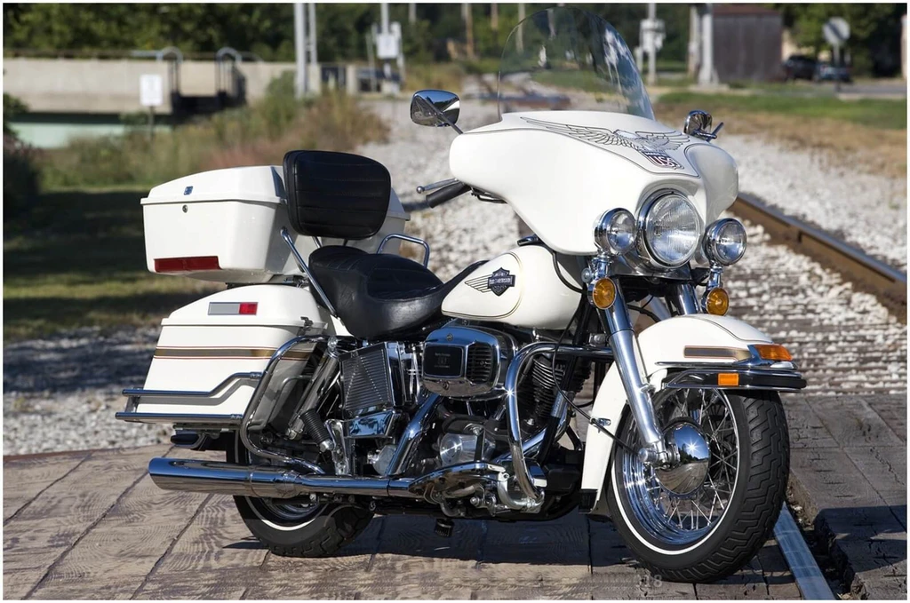 Harley Davidson FLHX Street Glide (1984)