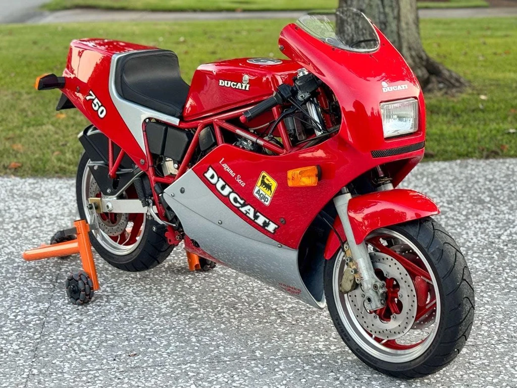 Ducati 750 F1Laguna Seca (1987)