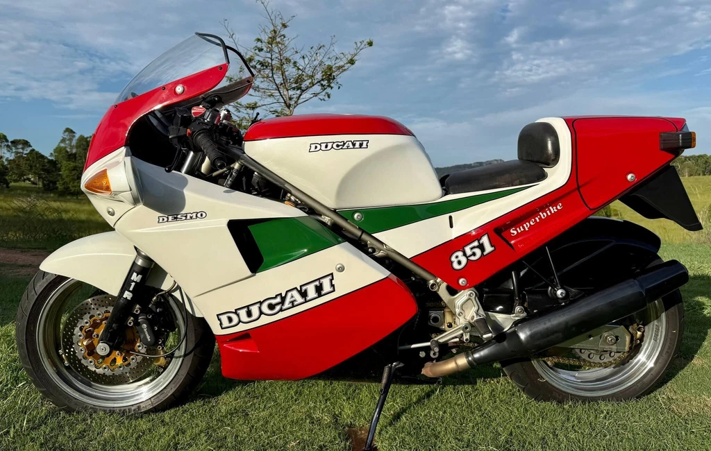 Ducati 851 Strada (1988)
