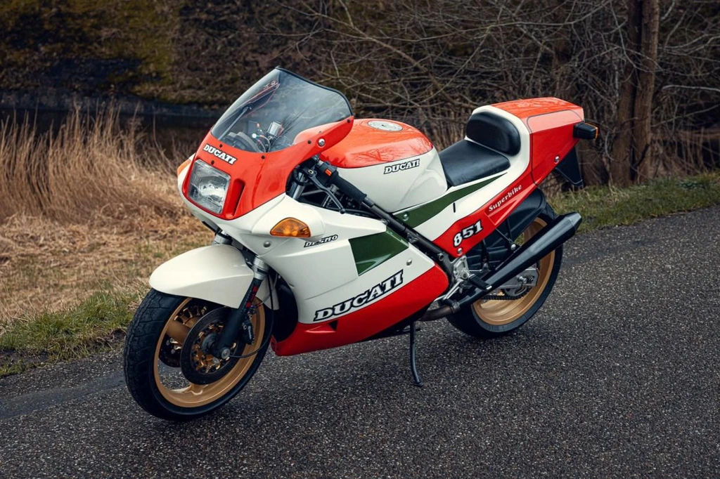 Ducati 851 Strada (1988)