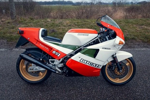 Ducati 851 Strada (1988)