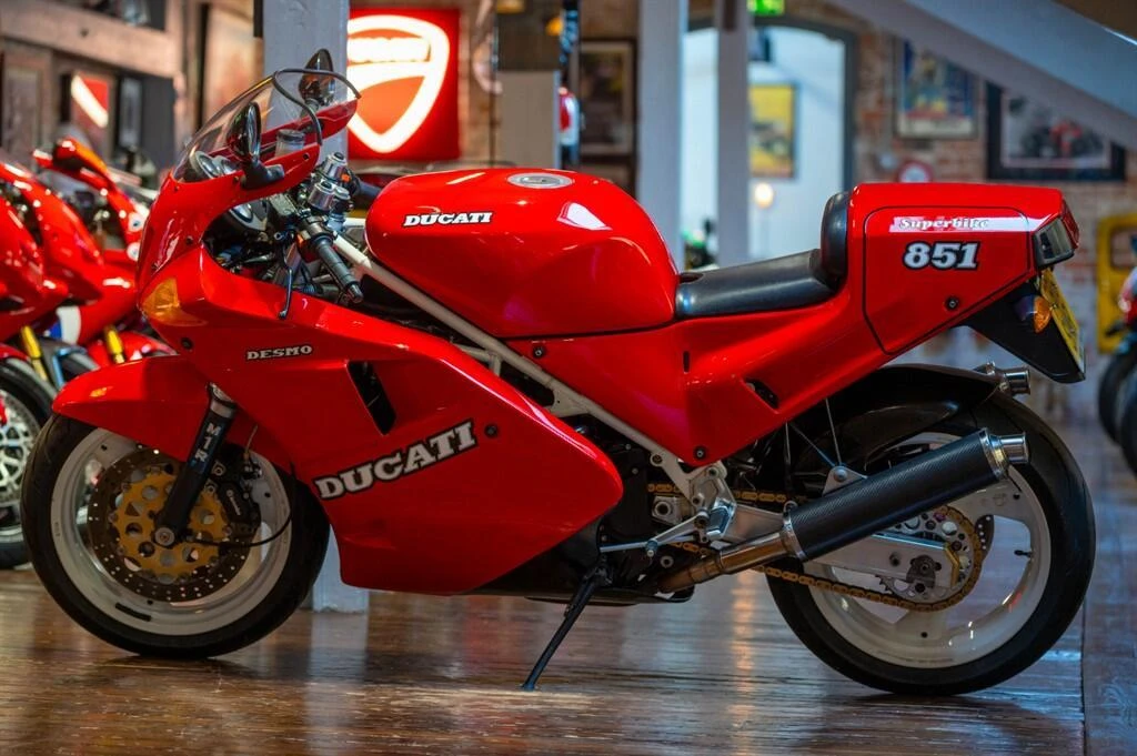 Ducati 851 Strada (1989)