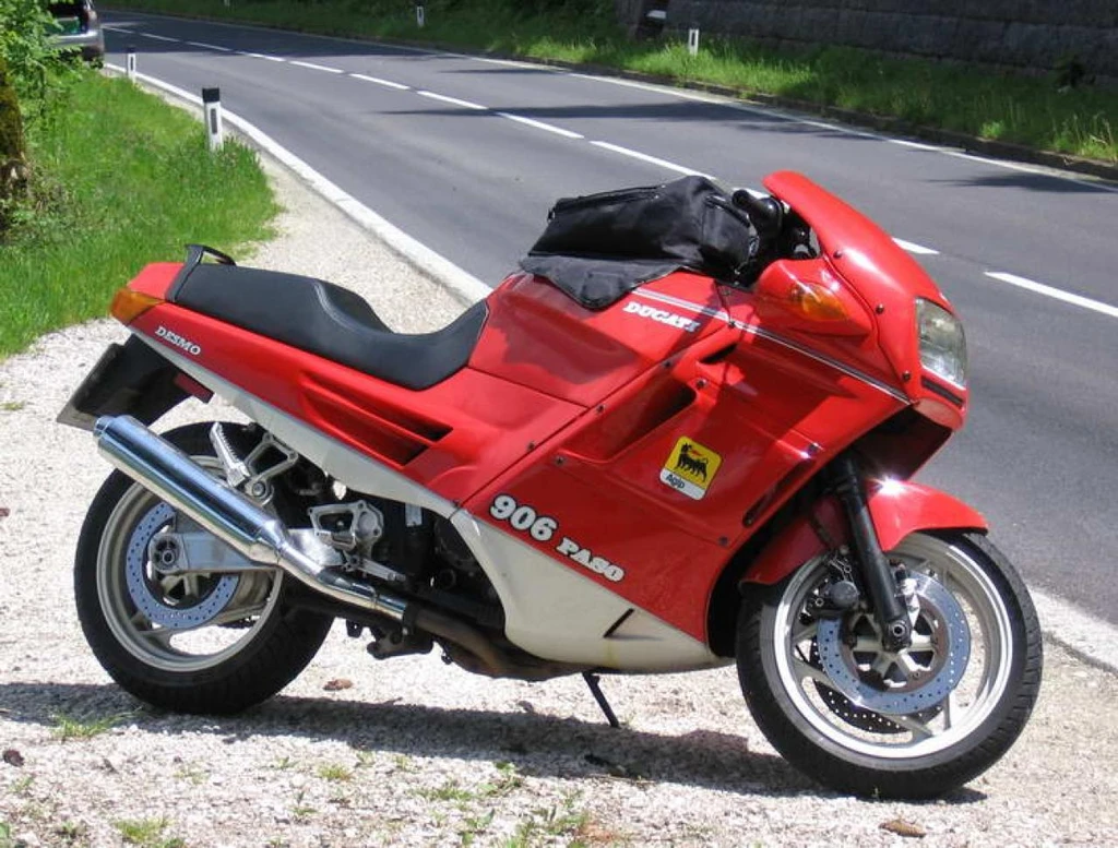 Ducati 906 Paso (1989)