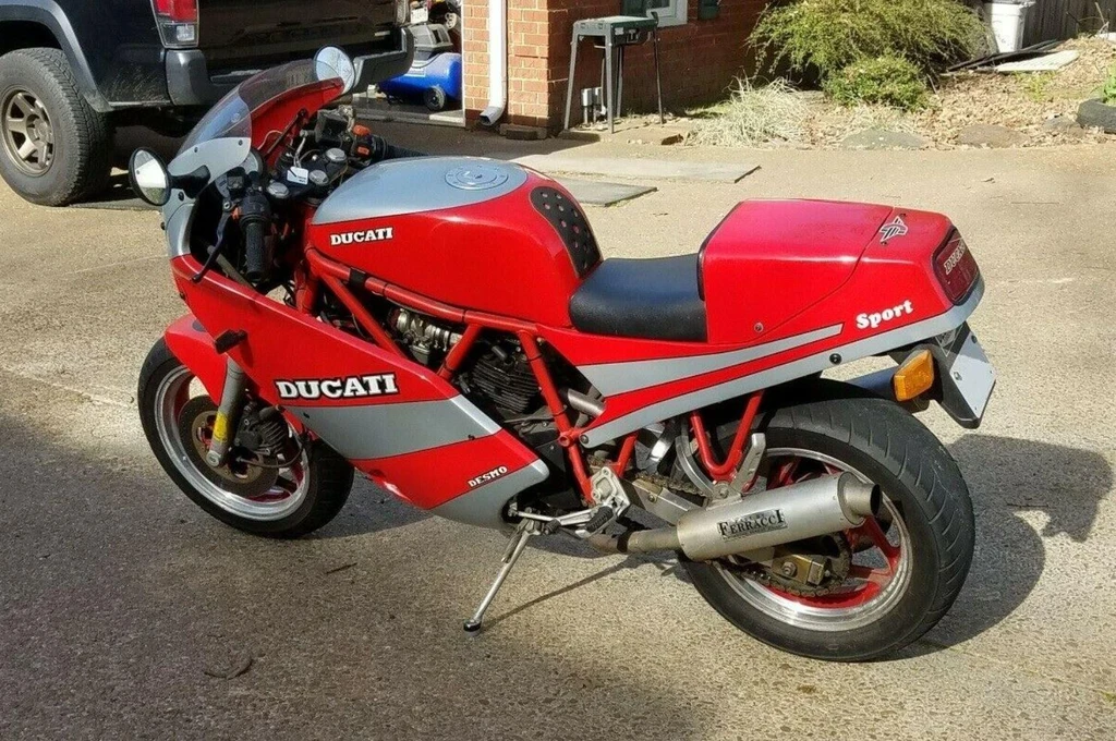 Ducati 750 Sport (1990 -)