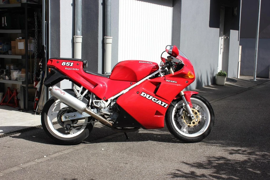 Ducati 851 Strada (1991)