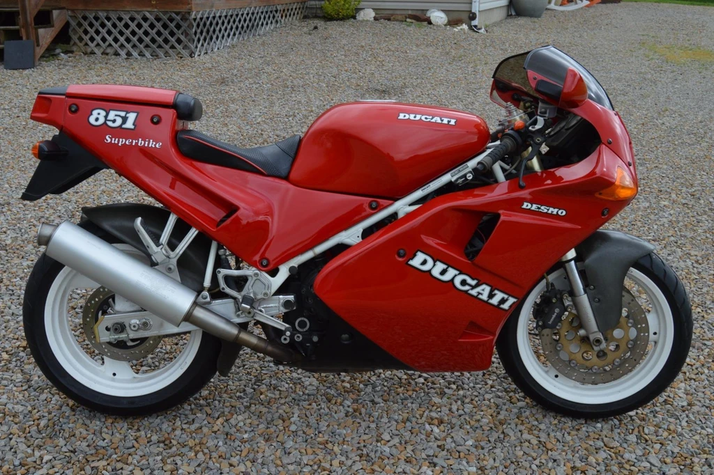 Ducati 851 Strada (1991)