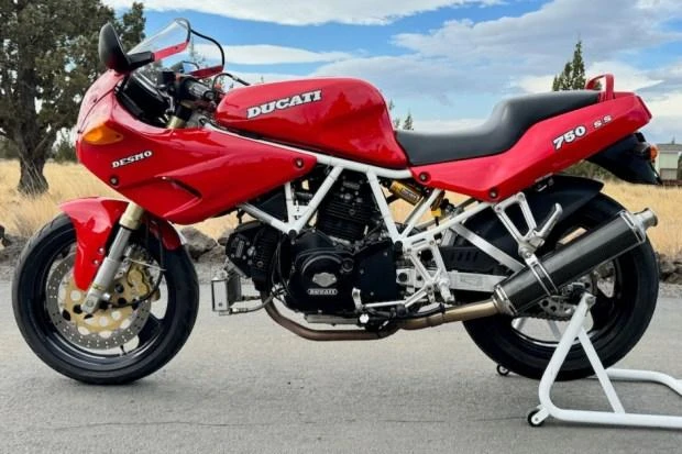 Ducati 750 Supersport (Half fairing) (1992)