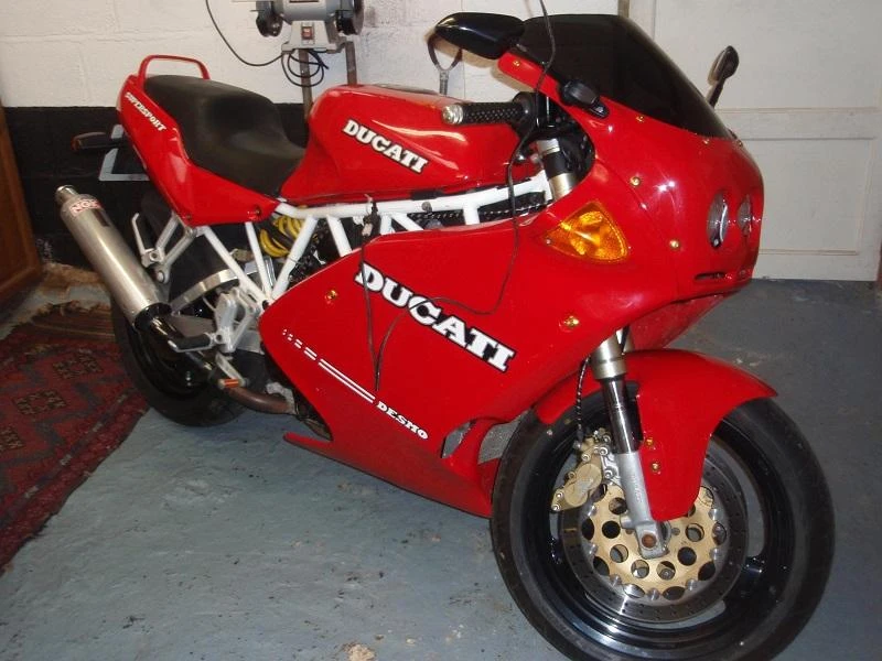 Ducati 750 Supersport (1993)