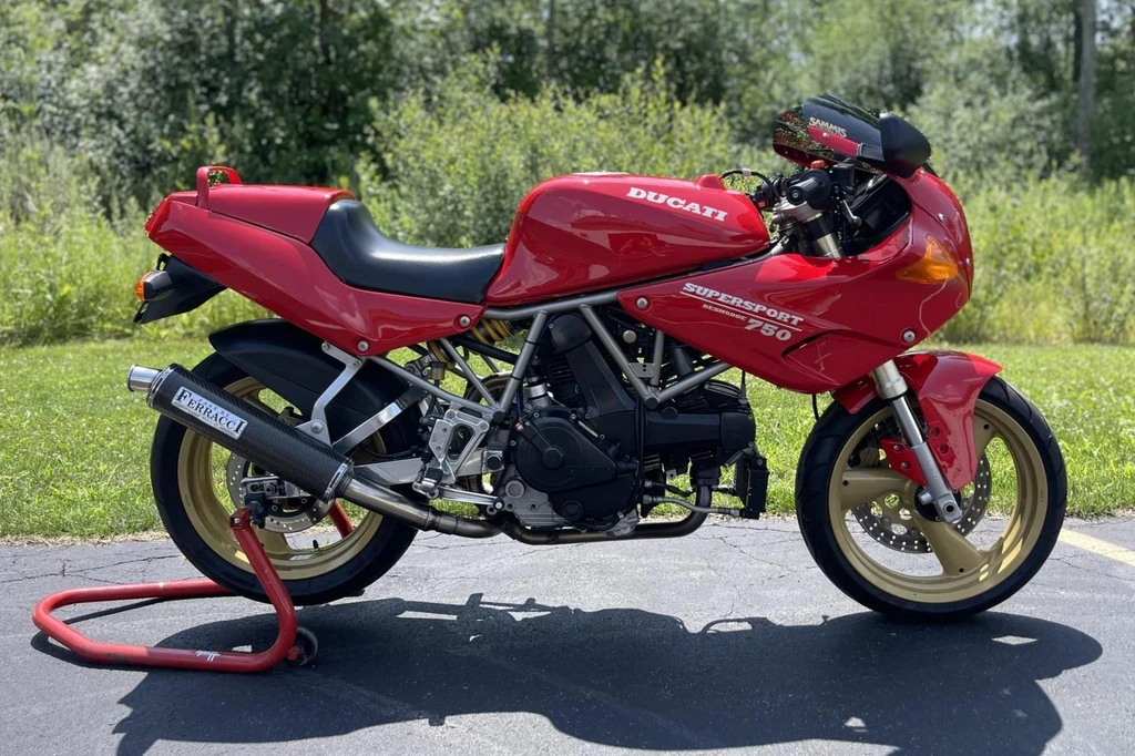 Ducati 750 Supersport (Half fairing) (1993)