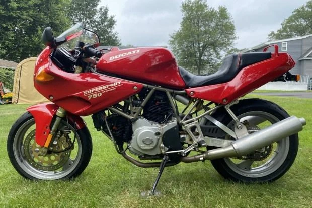Ducati 750 Supersport (Half fairing) (1993)