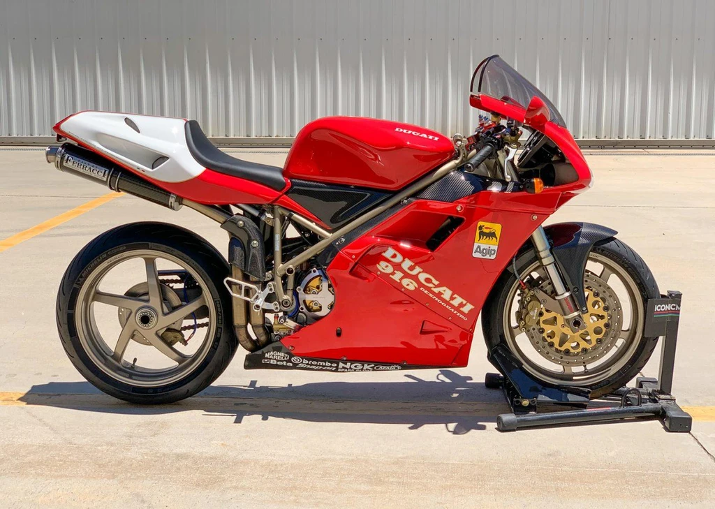 Ducati 916 (1995)