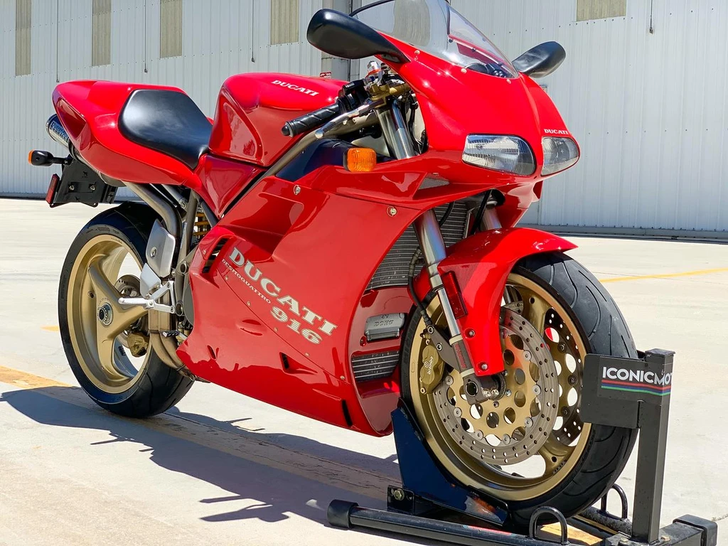 Ducati 916 (1995)