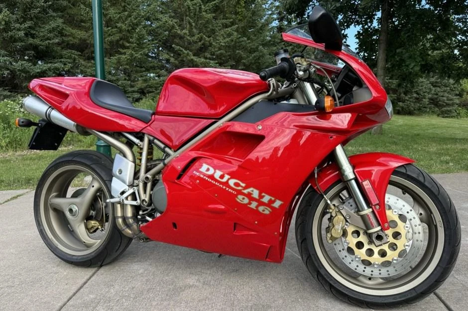 Ducati 916 (1995)