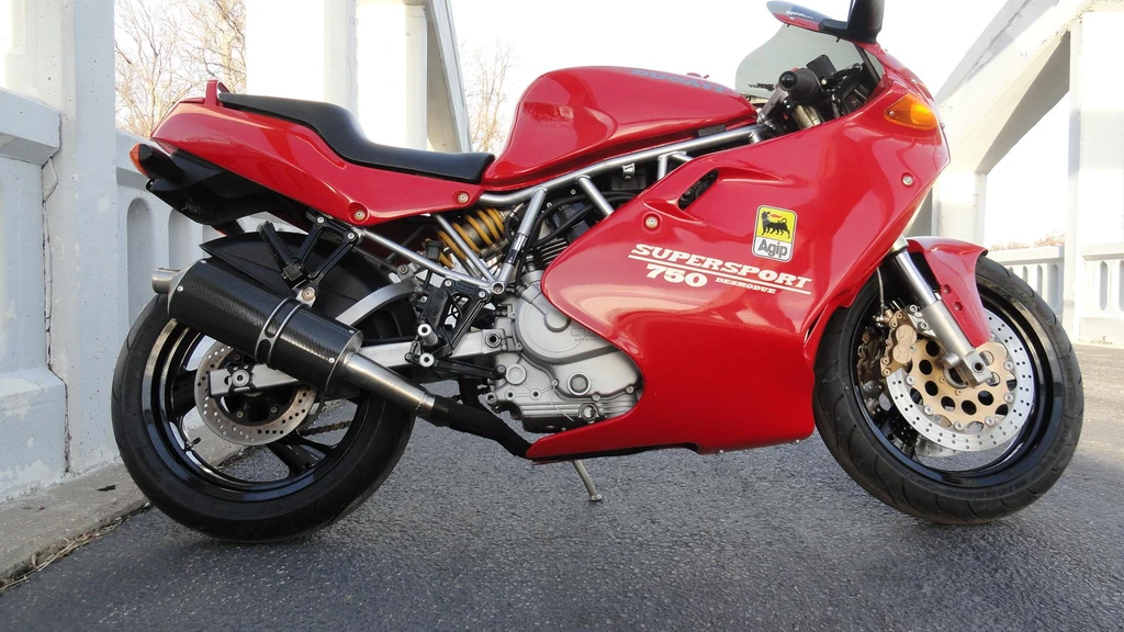 Ducati 750 Supersport (1996)