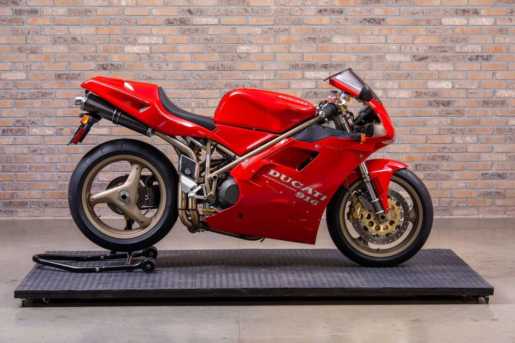 Ducati 916 (1996)