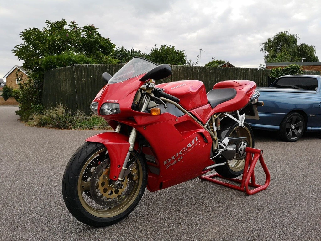 Ducati 748 Biposto (1997 - 98)