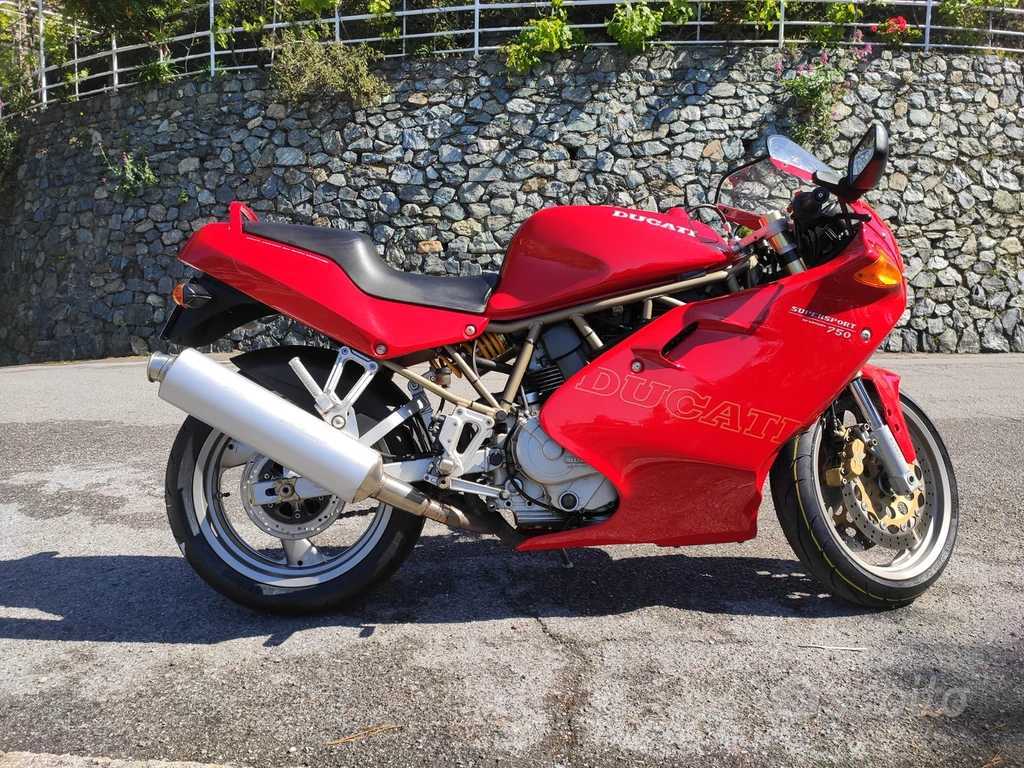 Ducati 750 Supersport (1997)