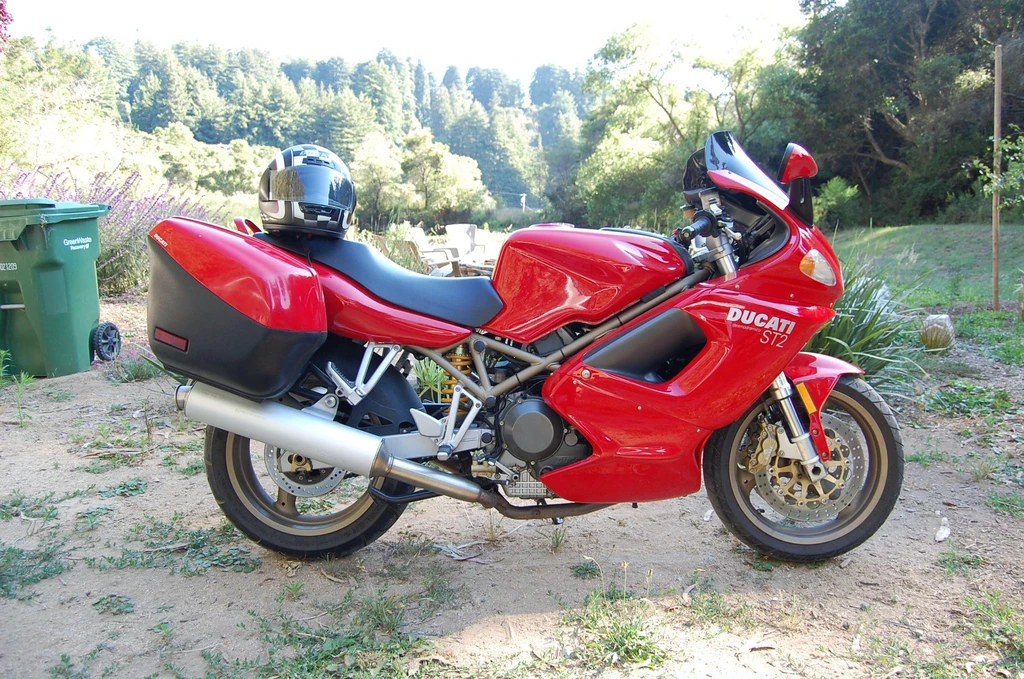 Ducati ST2 (1997)