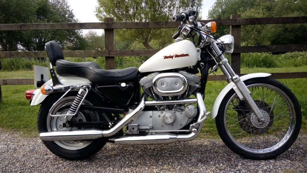 Harley Davidson XL 883C Sportster Custom (1998 - 99)