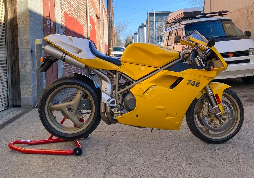 Ducati 748SPS (1999 - 2000)