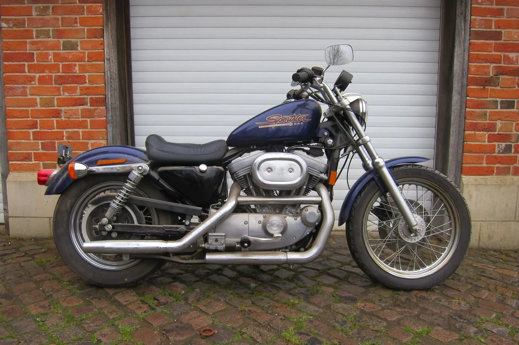 Harley Davidson XL 883 Sportster Hugger (1999 - 2000)