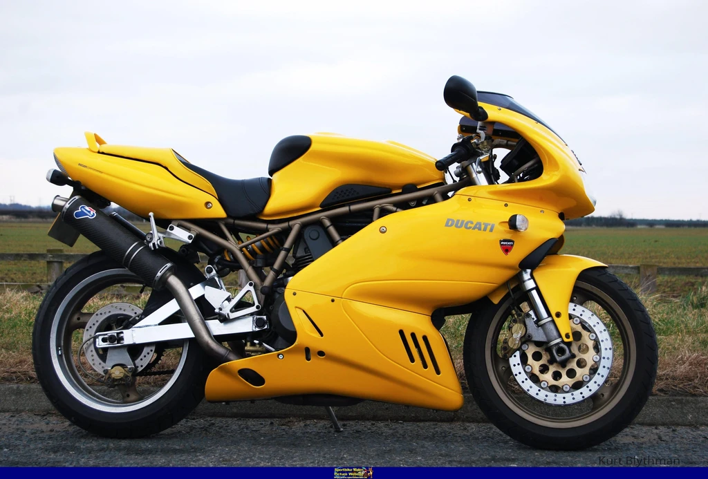 Ducati 900SS (2000)