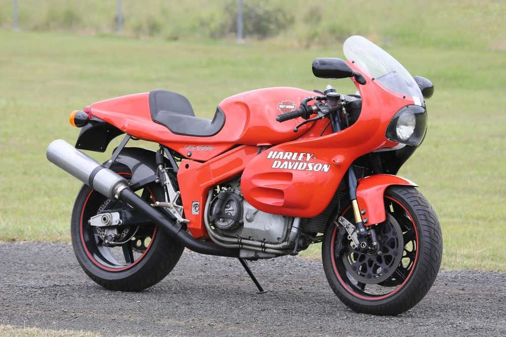 Harley Davidson VR1000 (1993)